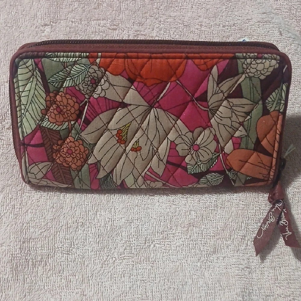 Vera Bradley Wallet In Bohemian Blooms Fabric - Picture 2 of 6